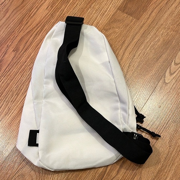 Exclusive Tate McRae “Diamond Fan” White Sling Bag and Stainless Water Bottle - Picture 3 of 13